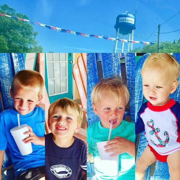 Meet your Posher, Danielle - Picture 1 of 1